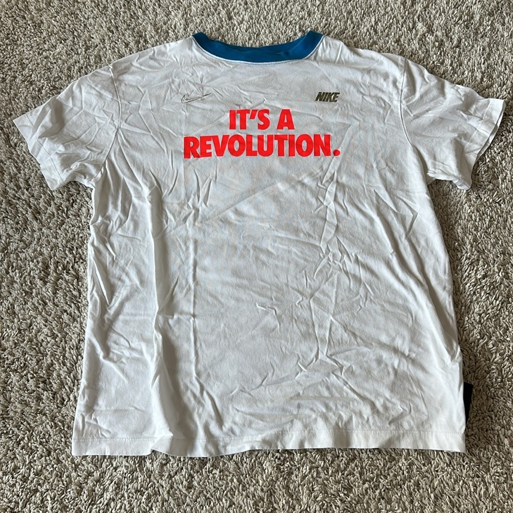 NIKE TEE